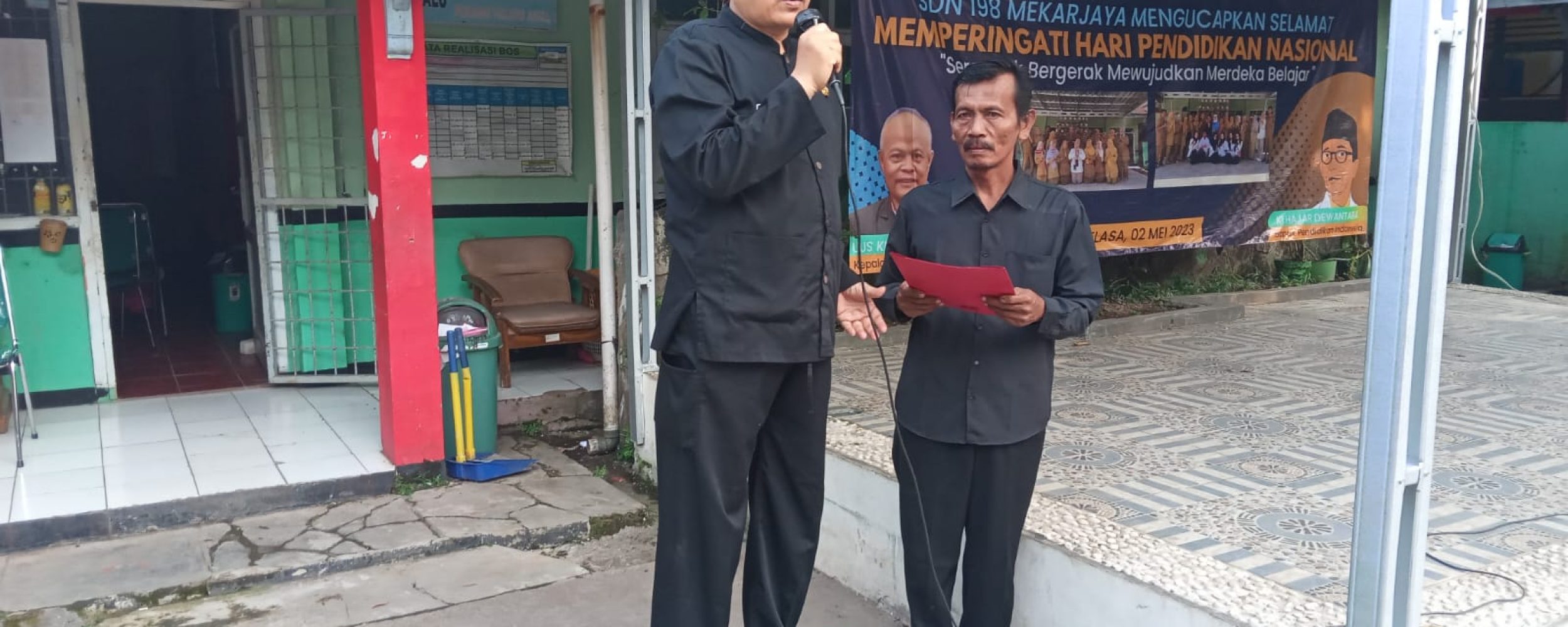 Upacara Peringatan Hari Pendidikan Nasional Tahun 2023 SD Negeri 198 Mekarjaya