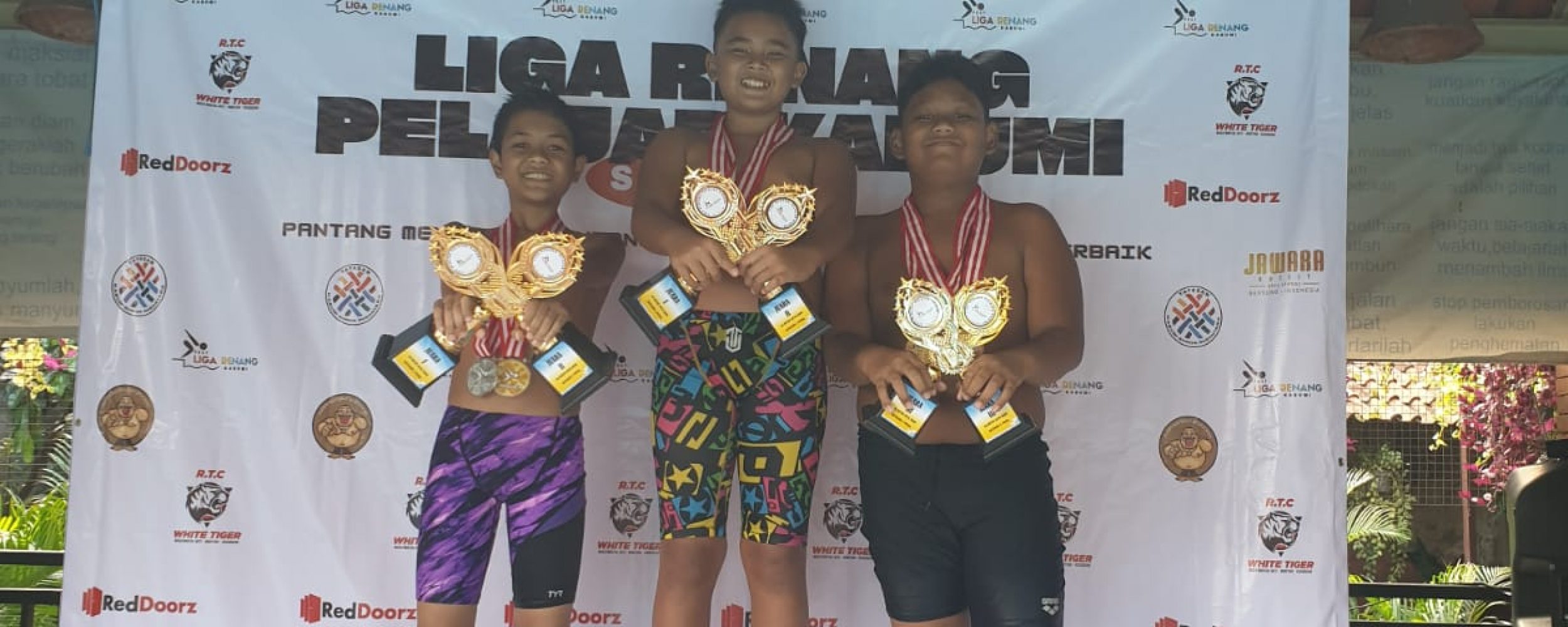 Siswa SD Negeri 198 Mekarjaya Berhasil Meraih Juara Liga Renang Pelajar Kabumi Season 1