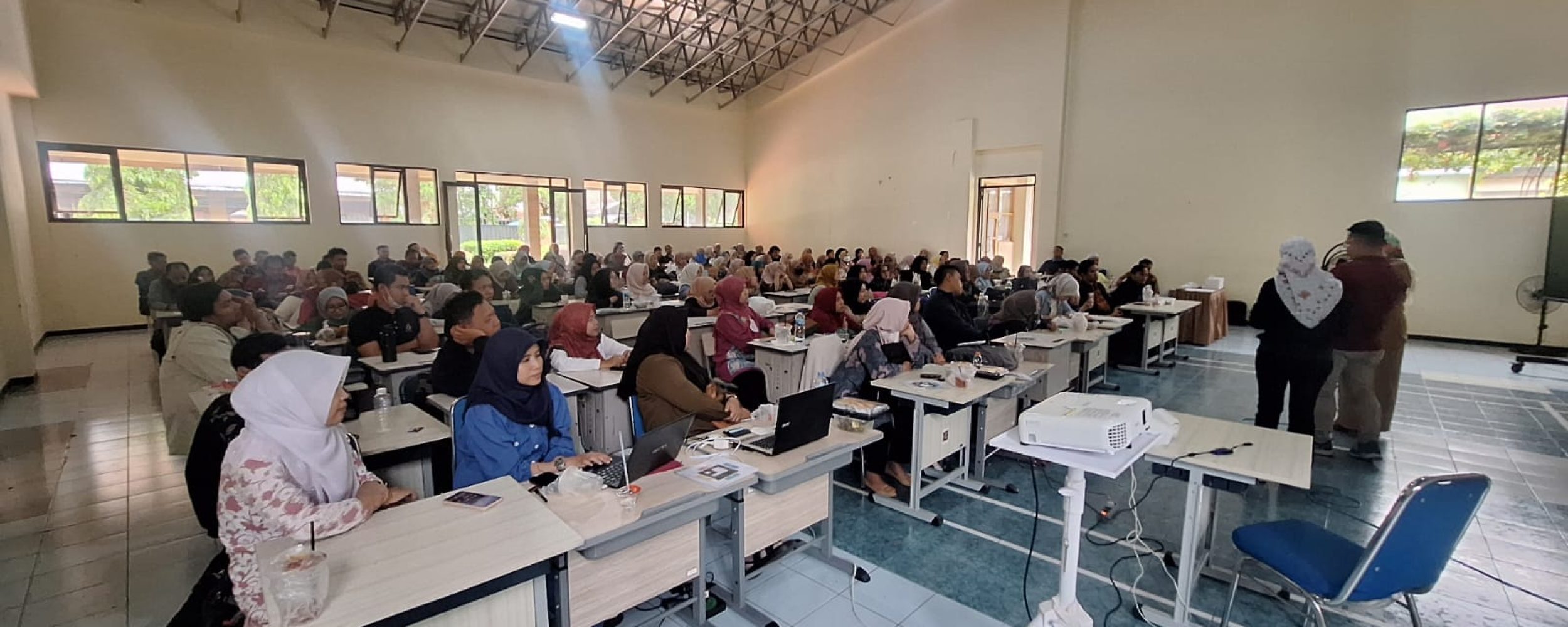 Workshop Peningkatan Kompetensi Guru Dalam Program Merdeka Belajar Melalui Pemanfaatan Quizizz Dalam Pembelajaran