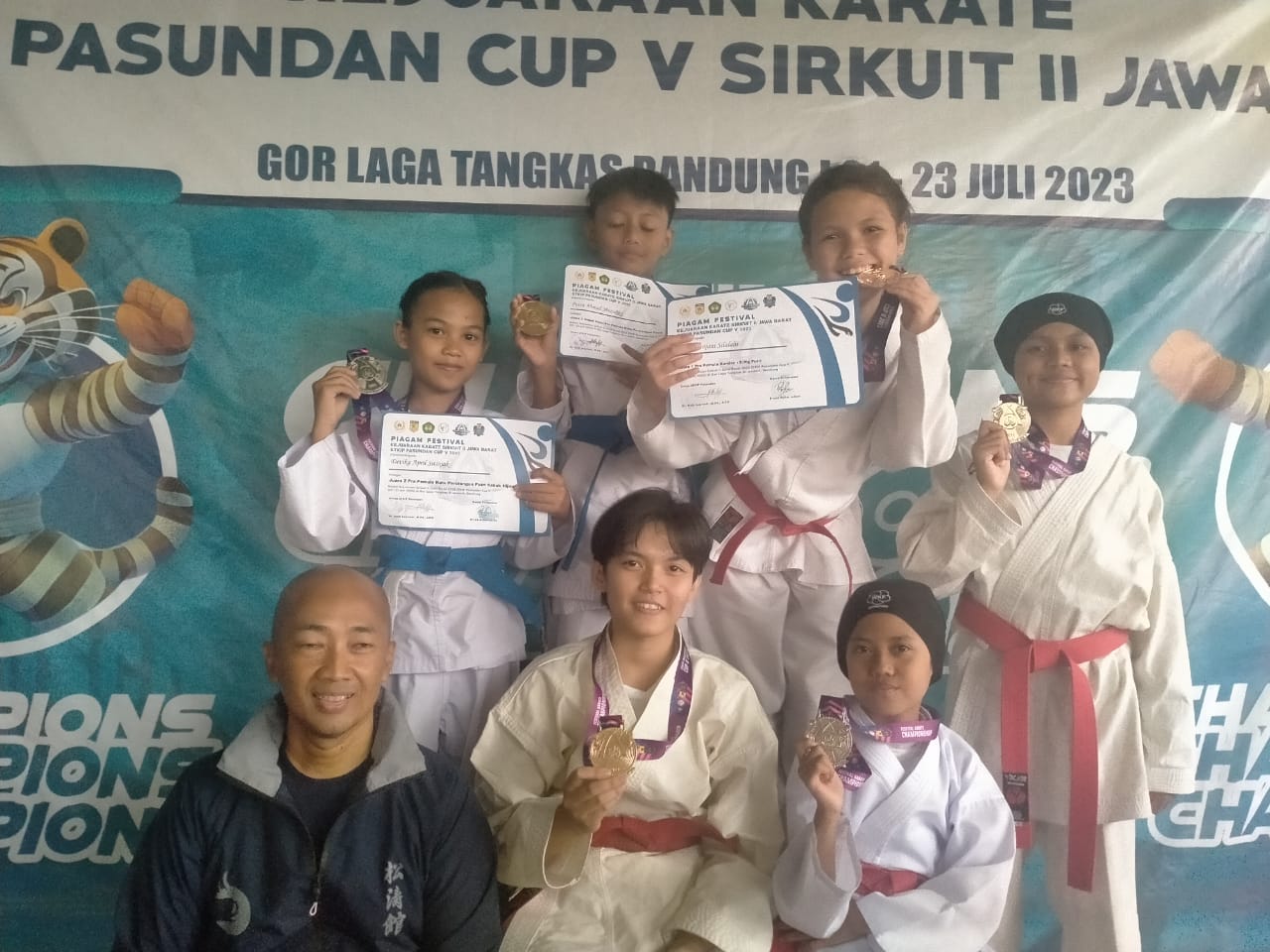 You are currently viewing SDN 198 Mekarjaya Berhasil Menyabet Medali Dalam Kejuaraan Karate STKIP Pasundan CUP V Sirkuit Jawa Barat