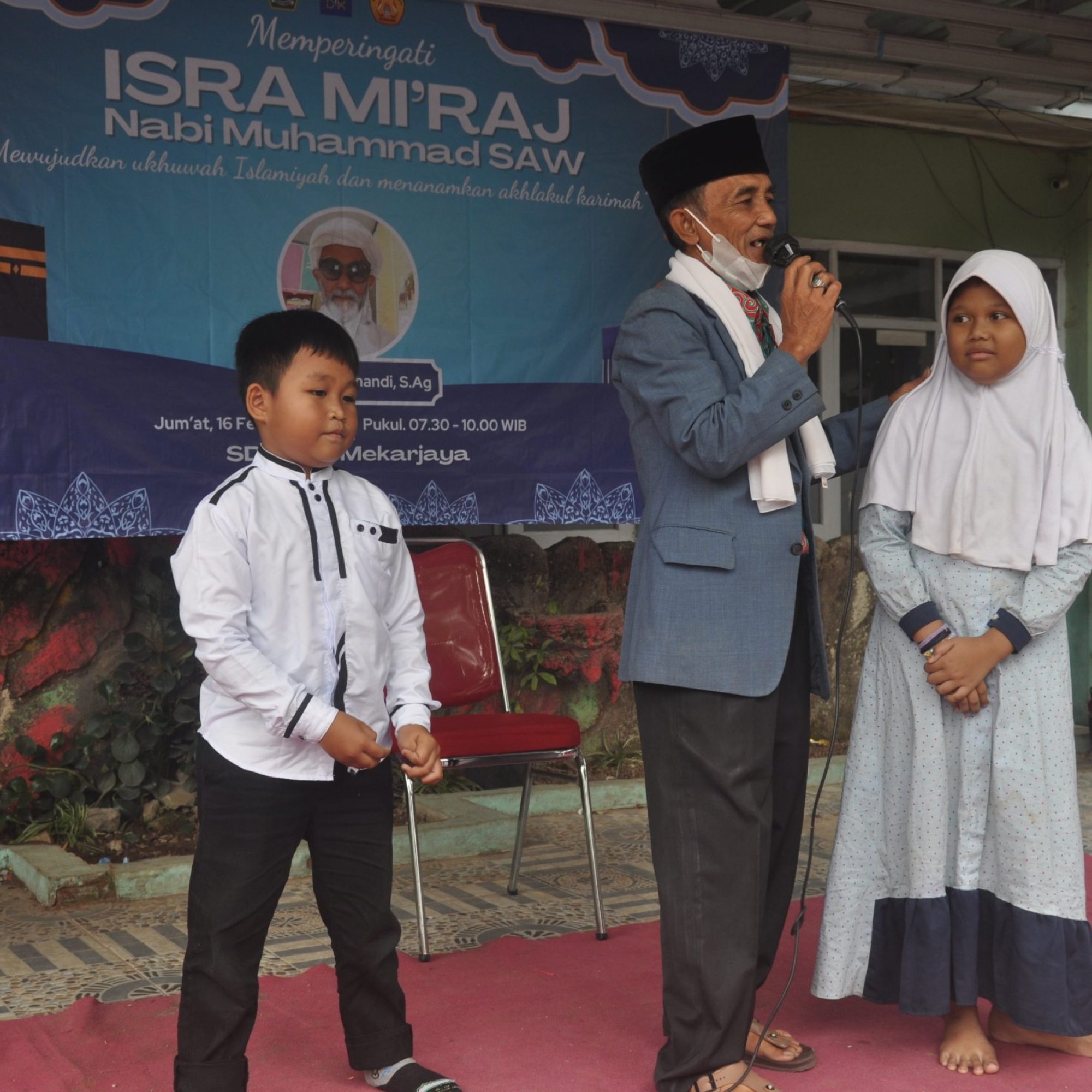 Pelaksanaan Isra’ Mi’raj di SDN 198 Mekarjaya Dengan Tema Mewujudkan Ukhuwah Islamiyah dan Menanamkan Akhlakul Karimah