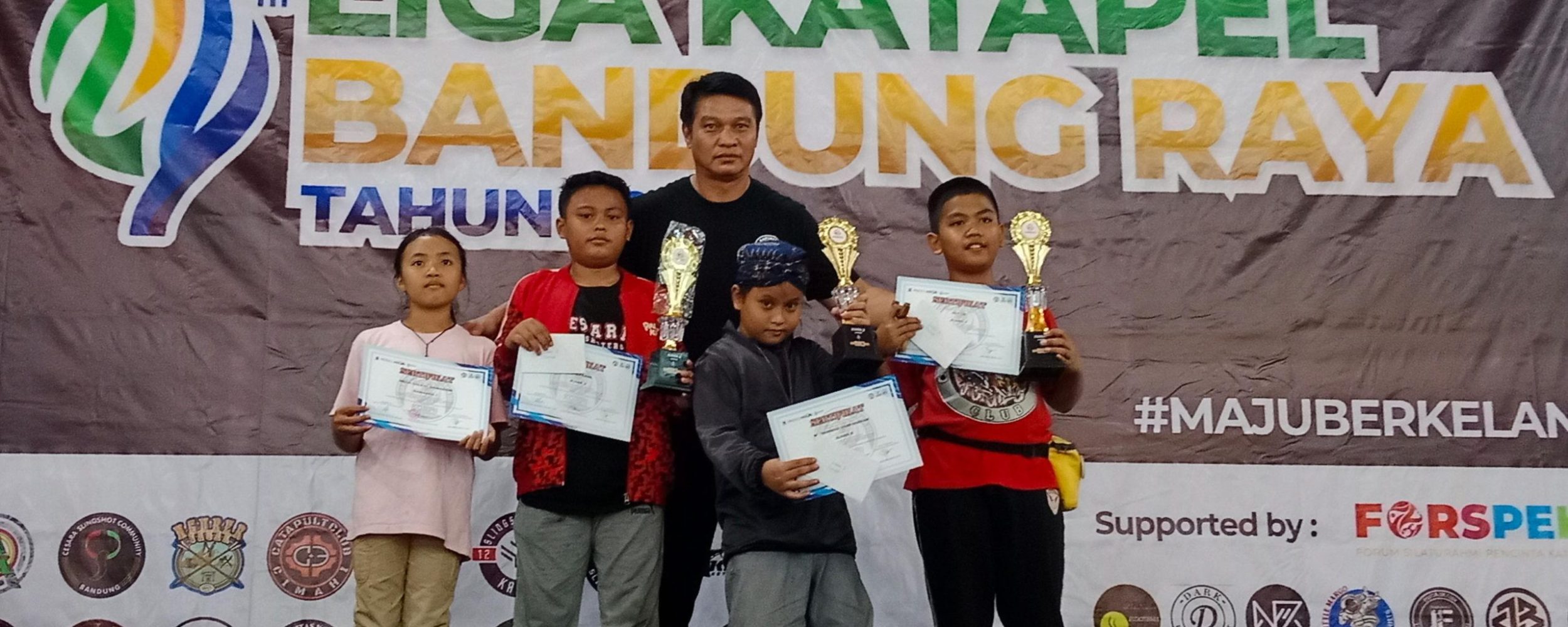 Siswa SD Negeri 198 Mekarjaya, berhasil meraih juara pada kompetisi Liga Katapel Bandung Raya tahun 2024 season 2 kategori junior.