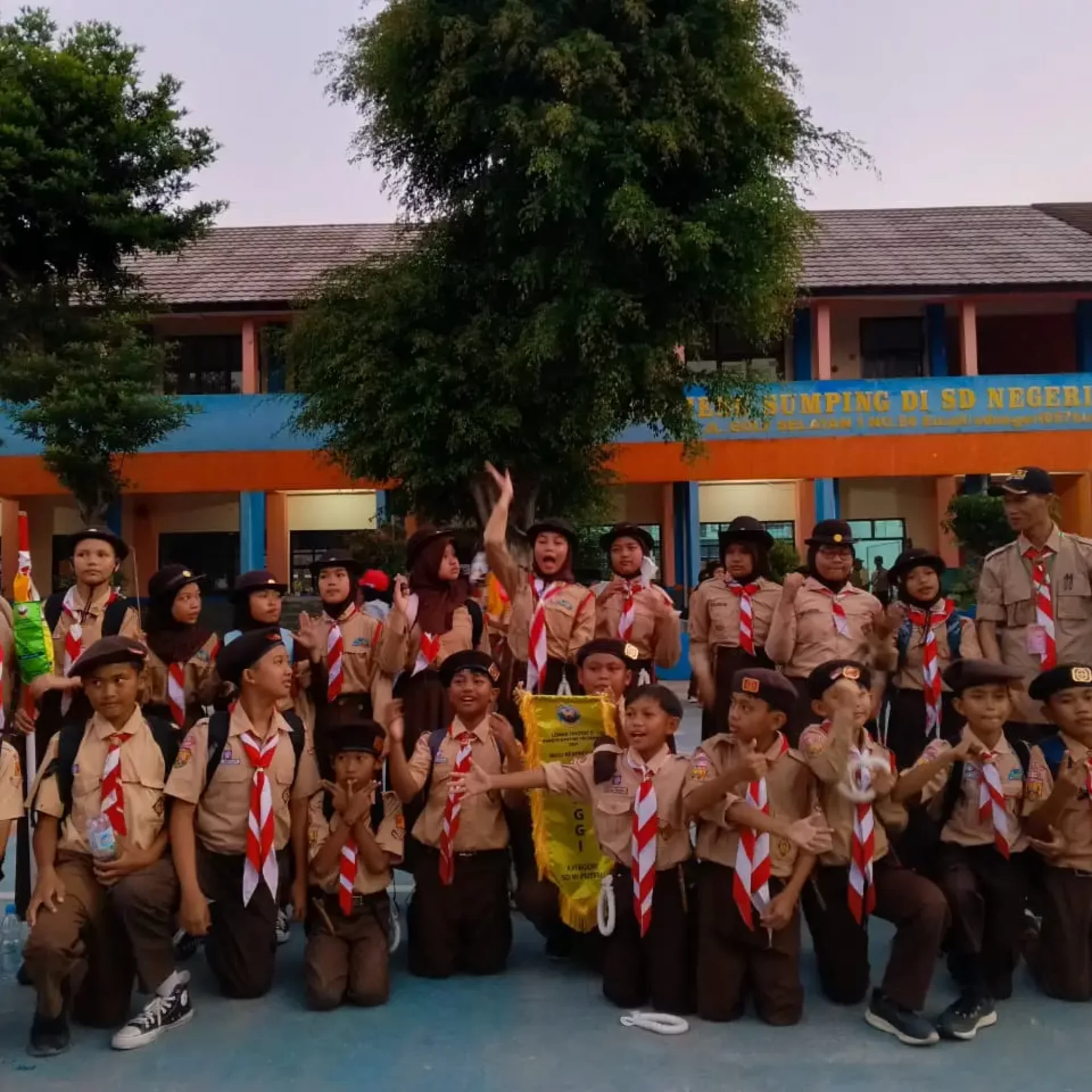 Pangkalan SDN 198 Mekarjaya Kibarkan Bendera Juara Umum Pramuka di Ajang Lomba Tingkat 2