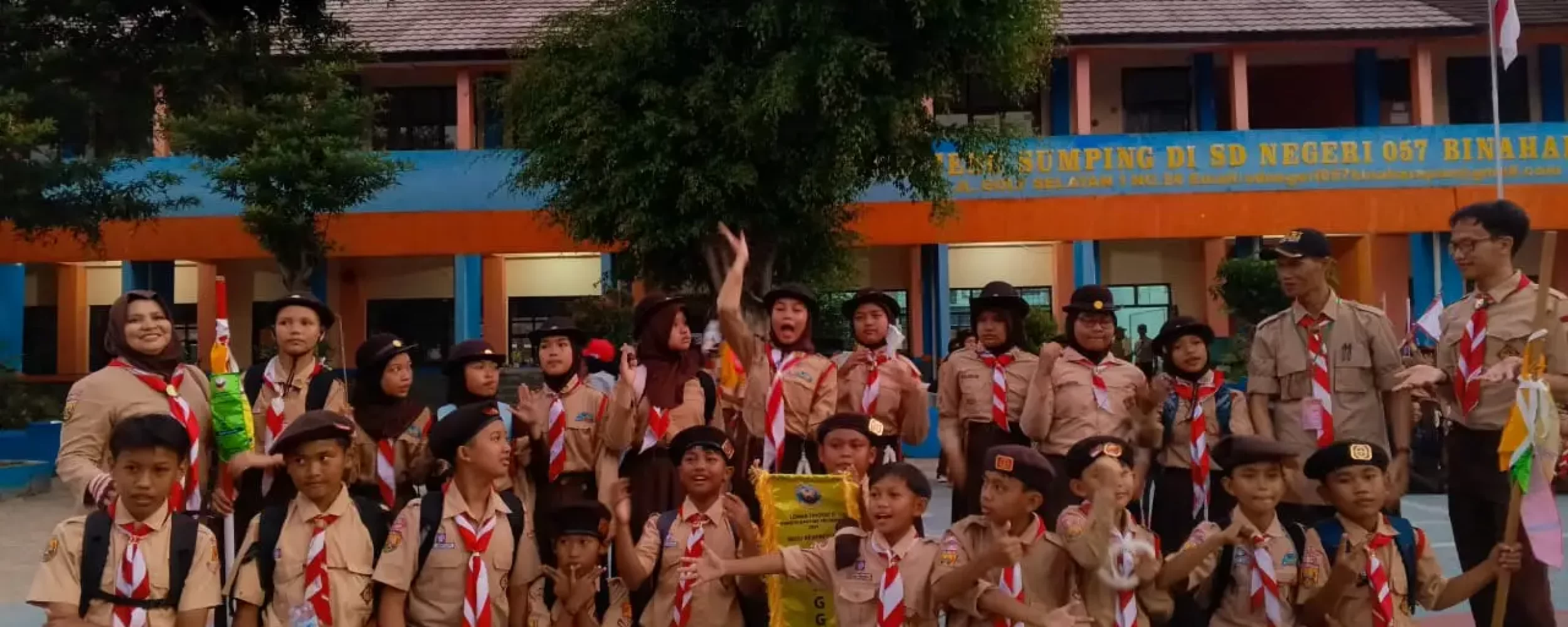 Pangkalan SDN 198 Mekarjaya Kibarkan Bendera Juara Umum Pramuka di Ajang Lomba Tingkat 2