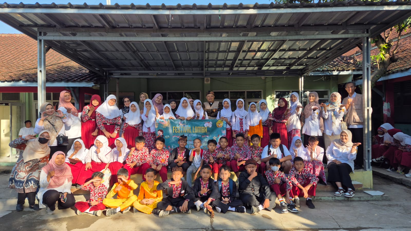 You are currently viewing SDN 198 Mekarjaya Kota Bandung Lepas Kontingen untuk Lomba Se-Kecamatan Arcamanik