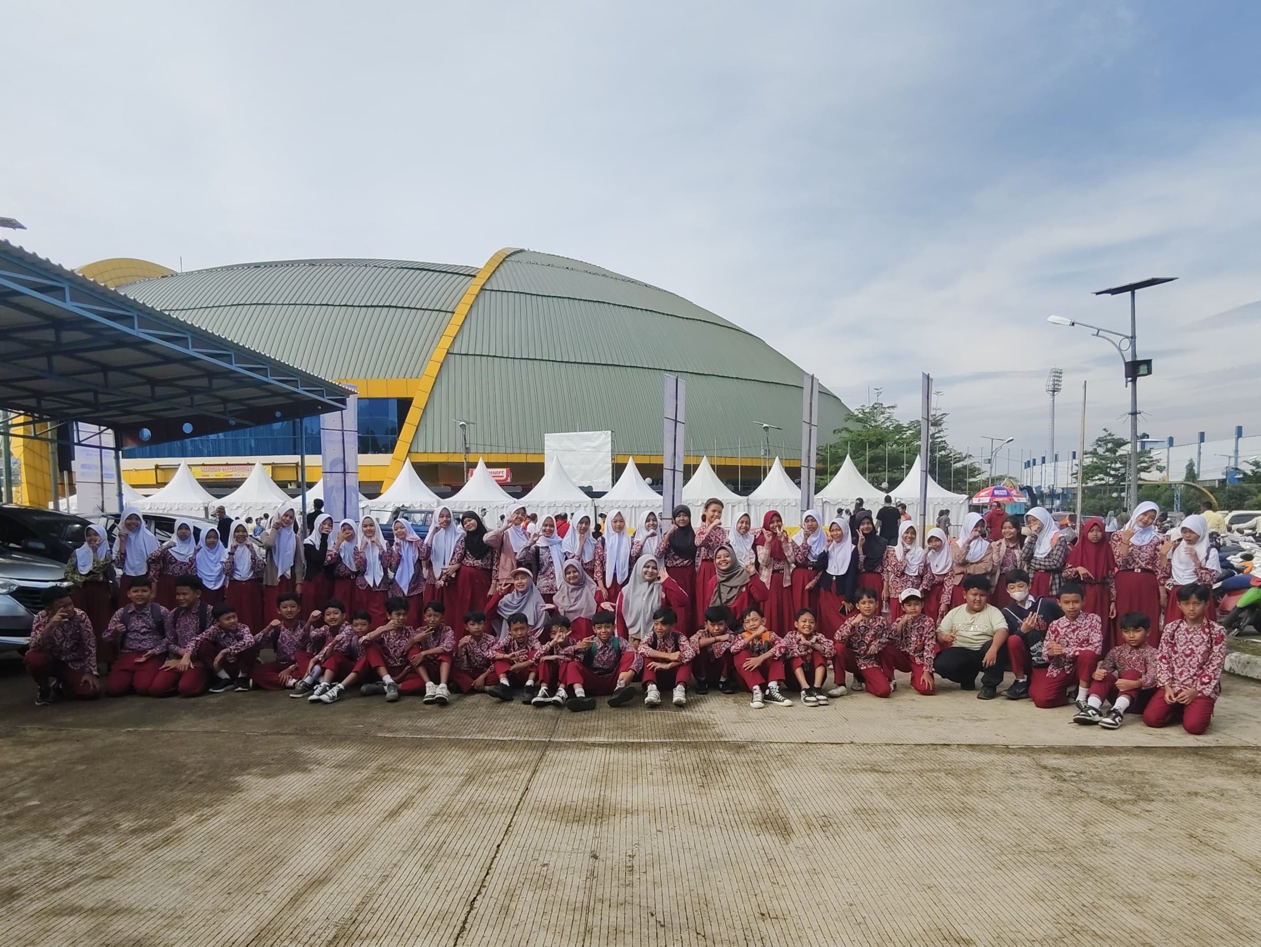 You are currently viewing SDN 198 Mekarjaya Berpartisipasi dalam Ajang Dancow Indonesia Cerdas 2025 di Bandung