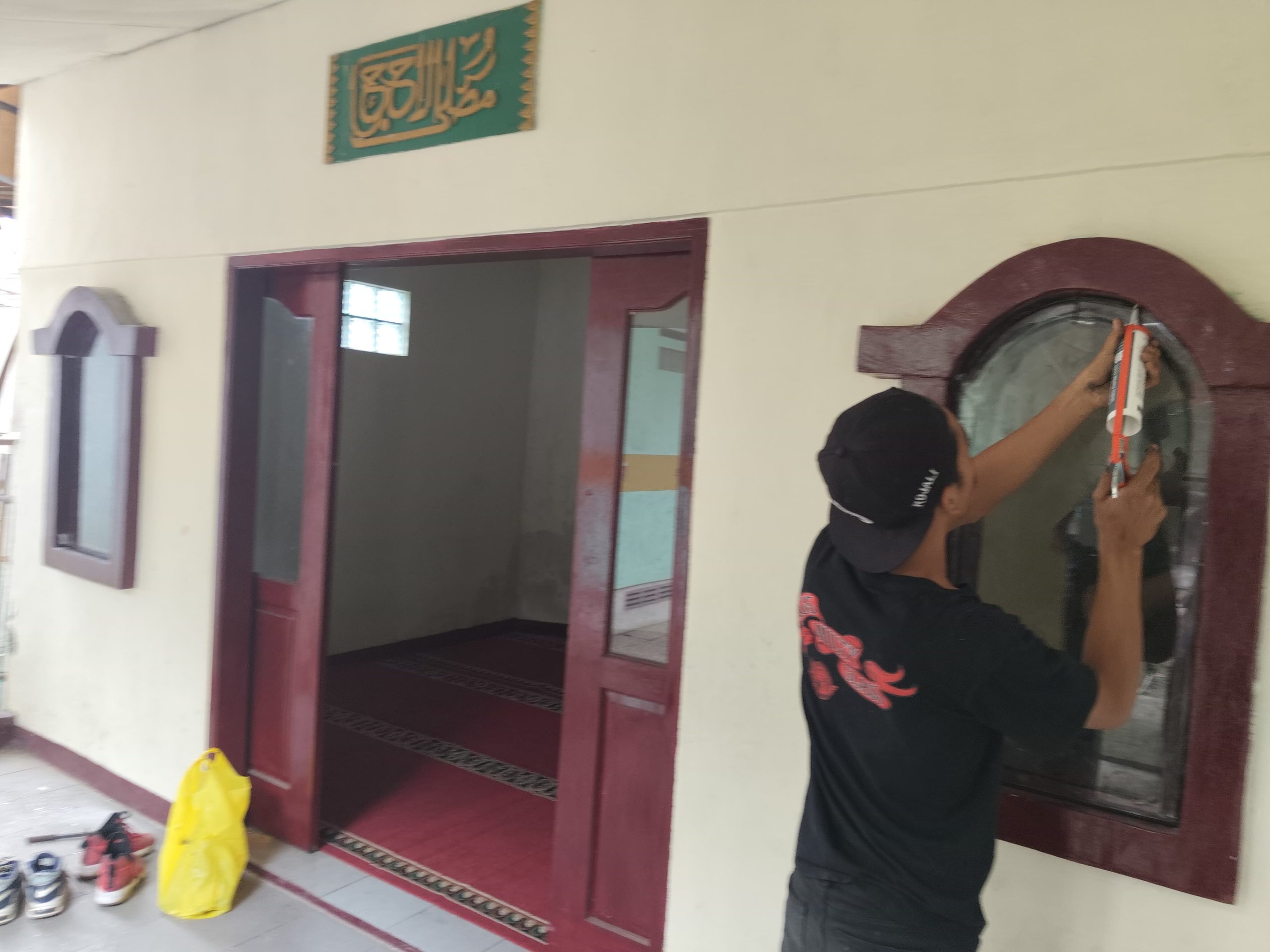You are currently viewing Perbaikan dan Pemeliharaan Mushola Al-Ahza SDN 198 Mekarjaya