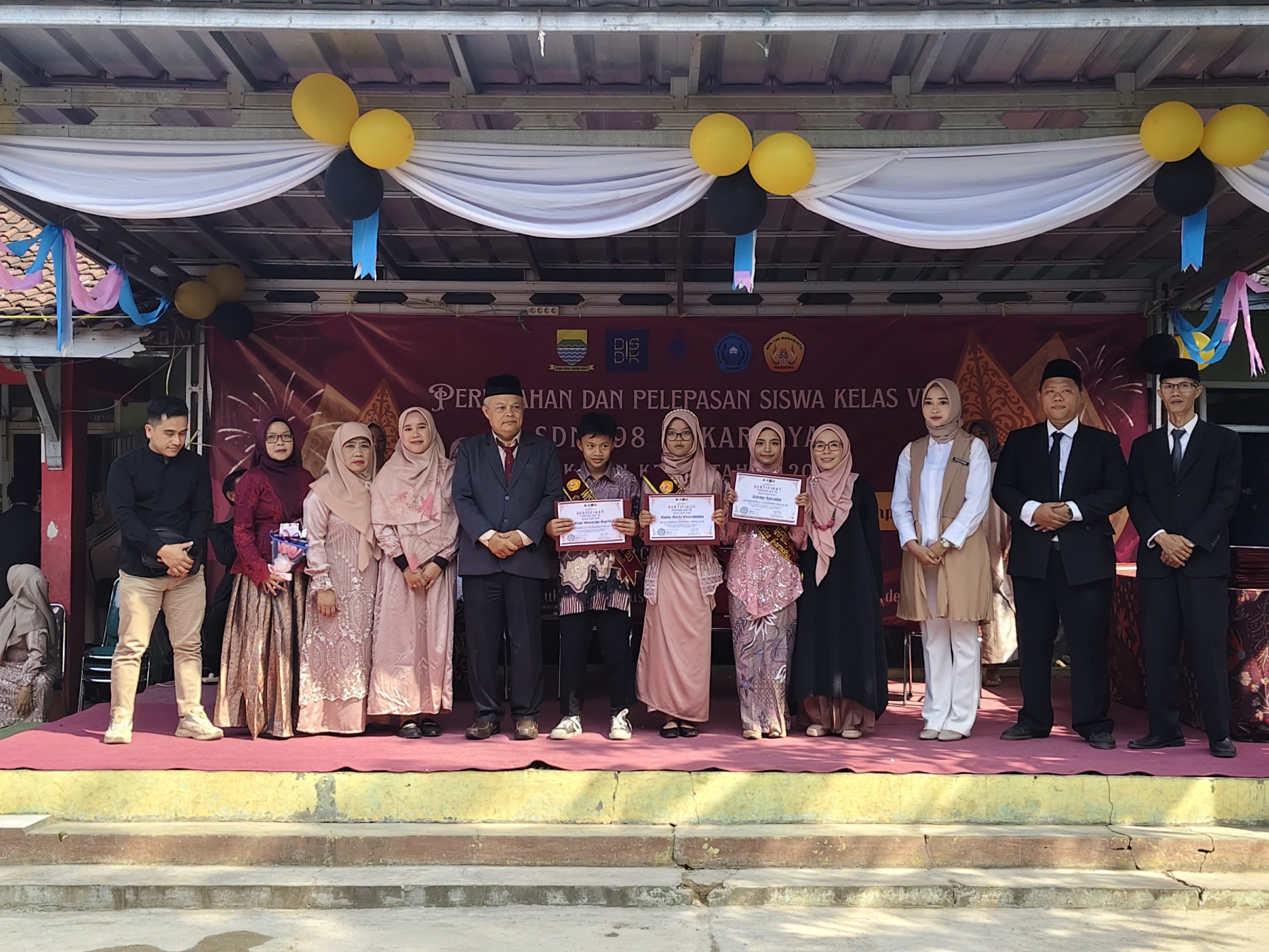 You are currently viewing SDN 198 Mekarjaya Gelar Wisuda Tahfidz Perdana, Luluskan Tiga Hafiz Cilik Berprestasi