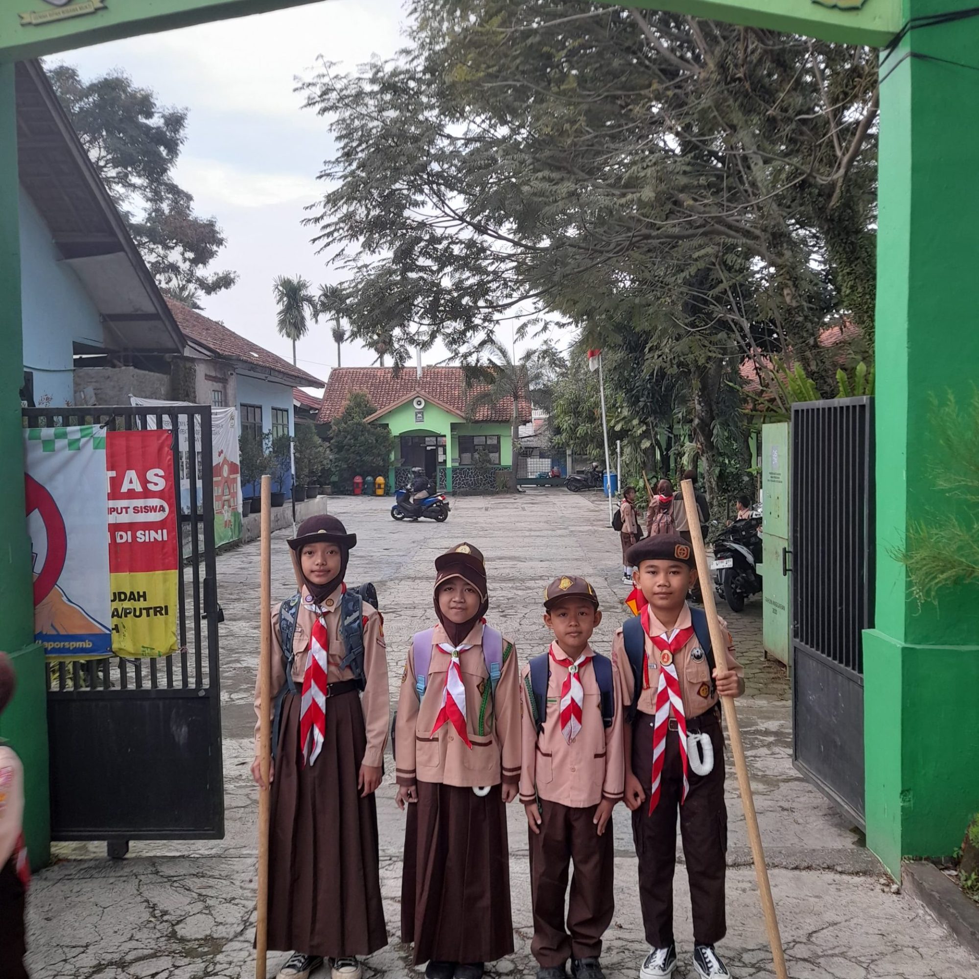 SDN 198 Mekarjaya Berpartisipasi Aktif dalam Dianpinrung dan Dianpinru Pramuka Kwarran Arcamanik 2025