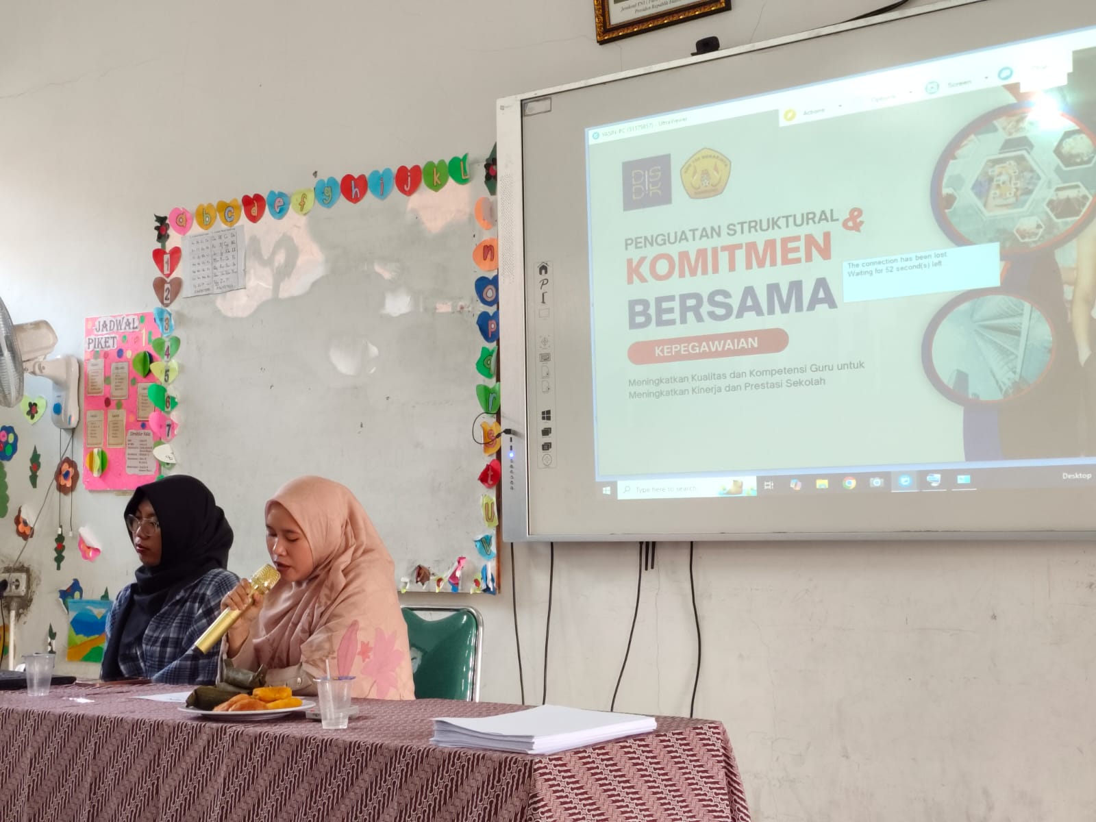 You are currently viewing Penguatan Struktural dan Komitmen Bersama: Fondasi Peningkatan Kualitas Kepegawaian SDN 198 Mekarjaya