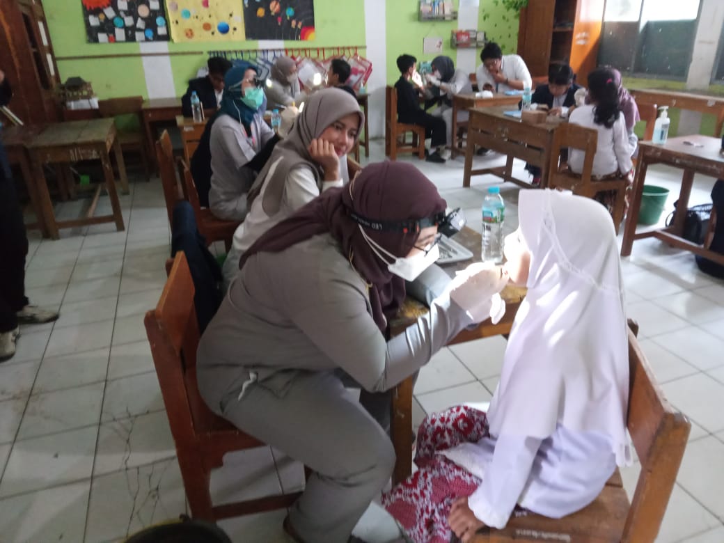 You are currently viewing Kegiatan Pemeriksaan Gigi (Siperi) di SDN 198 Mekarjaya Bersama Universitas Padjajaran Berlangsung Sukses