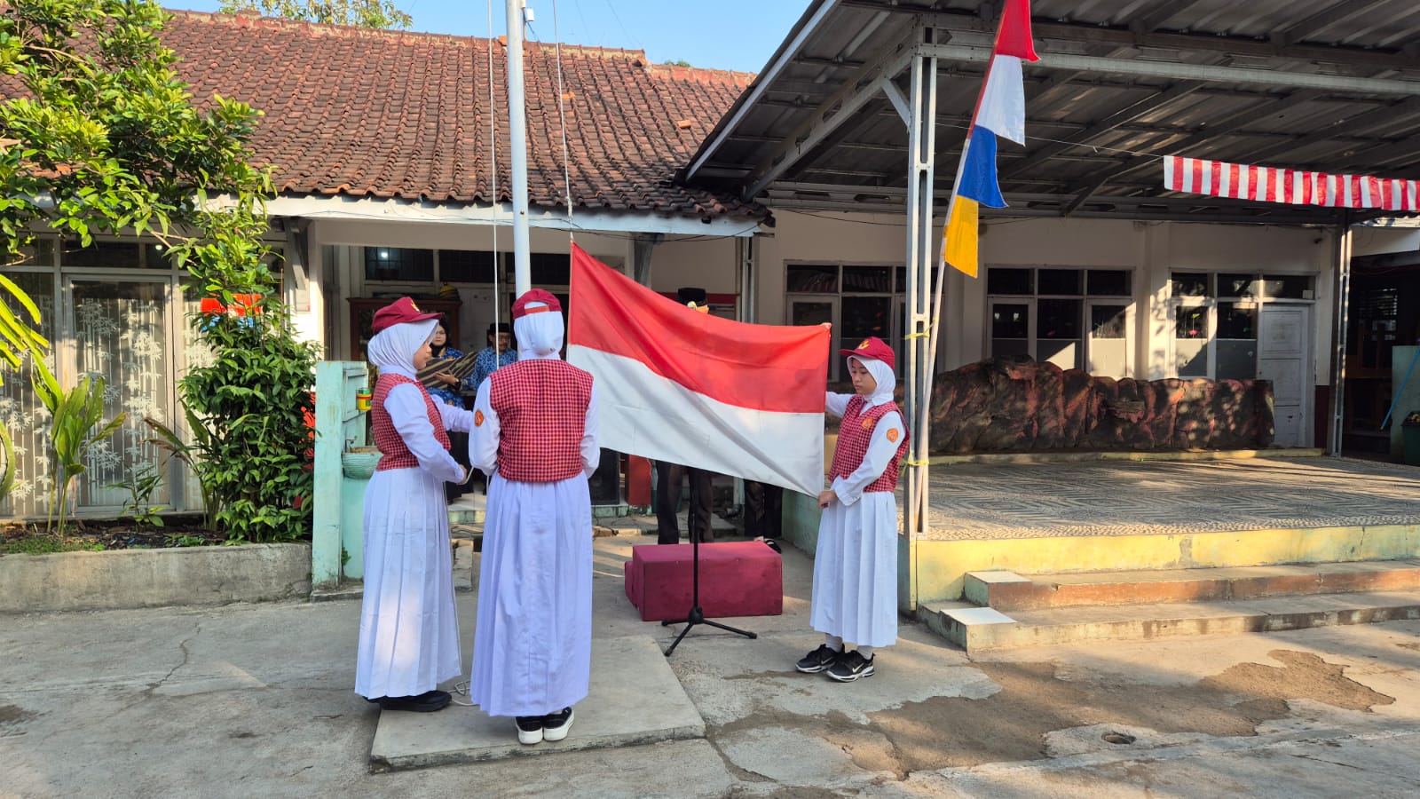 You are currently viewing Semangat Merah Putih, SDN 198 Mekarjaya Gelar Upacara Peringatan HUT RI ke-80