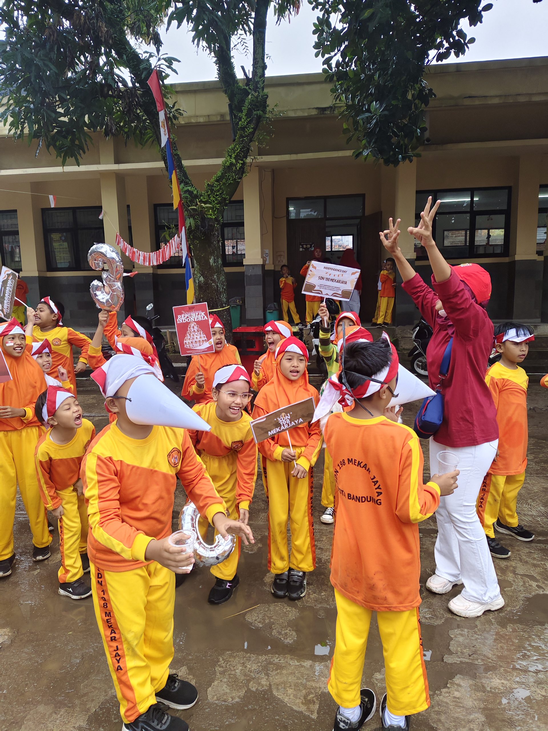 You are currently viewing Pesta Kemerdekaan SDN 198 Mekarjaya, Meriahkan Hari Kemerdekaan dengan Berbagai Lomba Unik