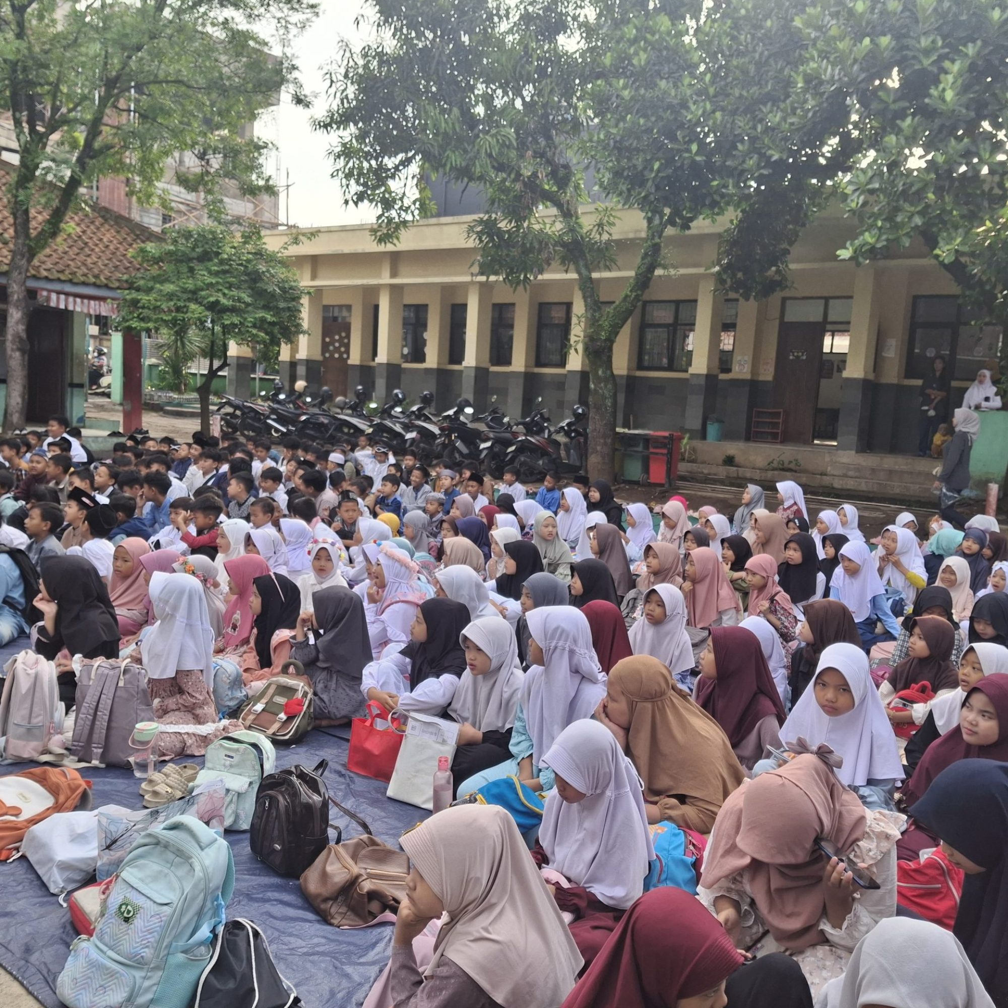 SDN 198 Mekarjaya Rayakan Maulid Nabi dengan Tema “Meneladani Akhlak Nabi Sejak Dini”