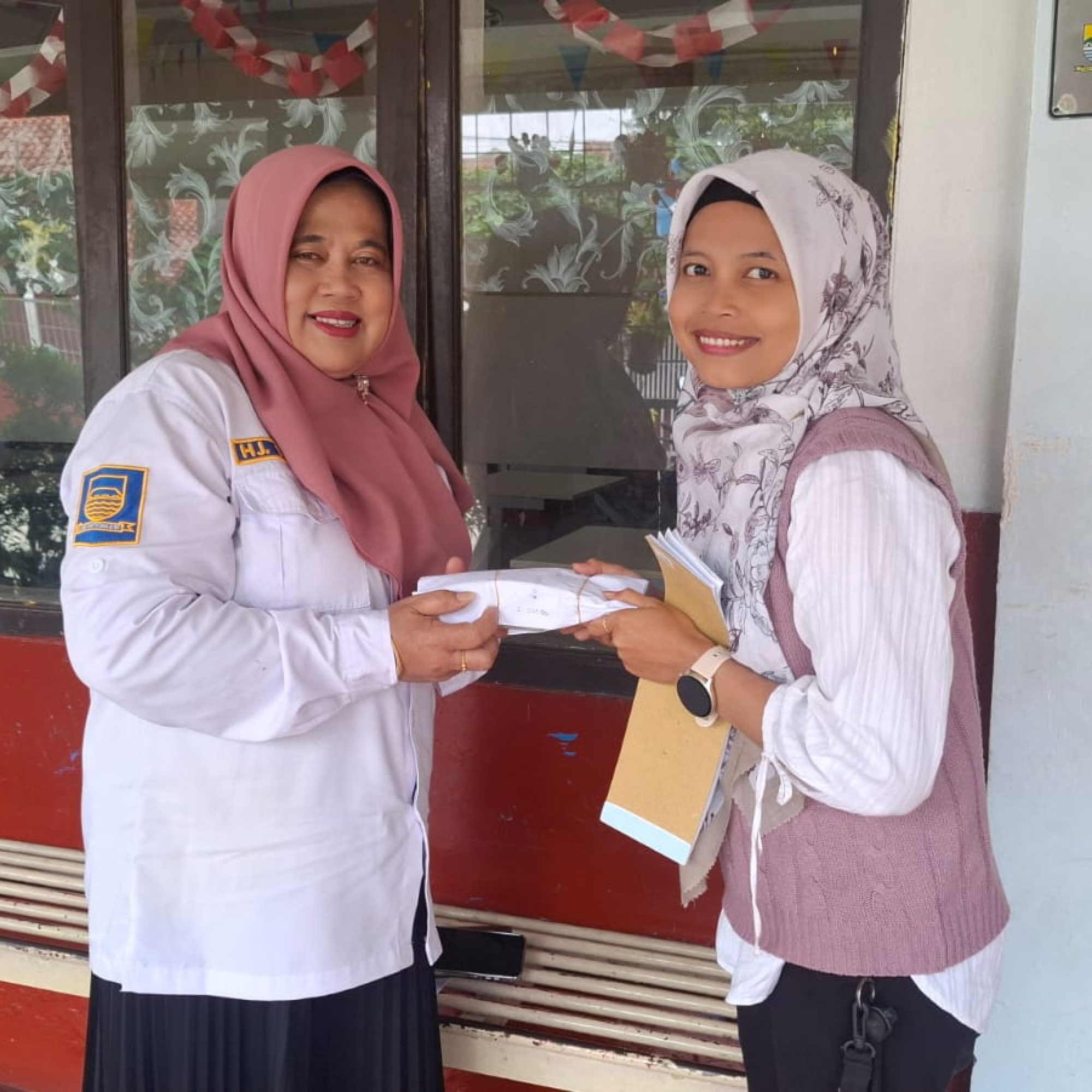 SDN 198 Mekarjaya Galang Dana untuk Korban Banjir Sumatra, Salurkan Bantuan Melalui PGRI