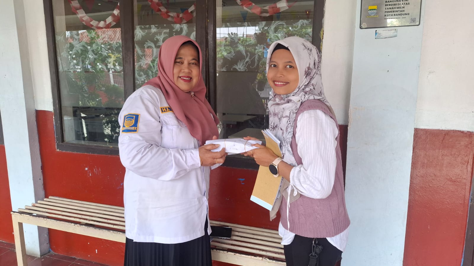 You are currently viewing SDN 198 Mekarjaya Galang Dana untuk Korban Banjir Sumatra, Salurkan Bantuan Melalui PGRI