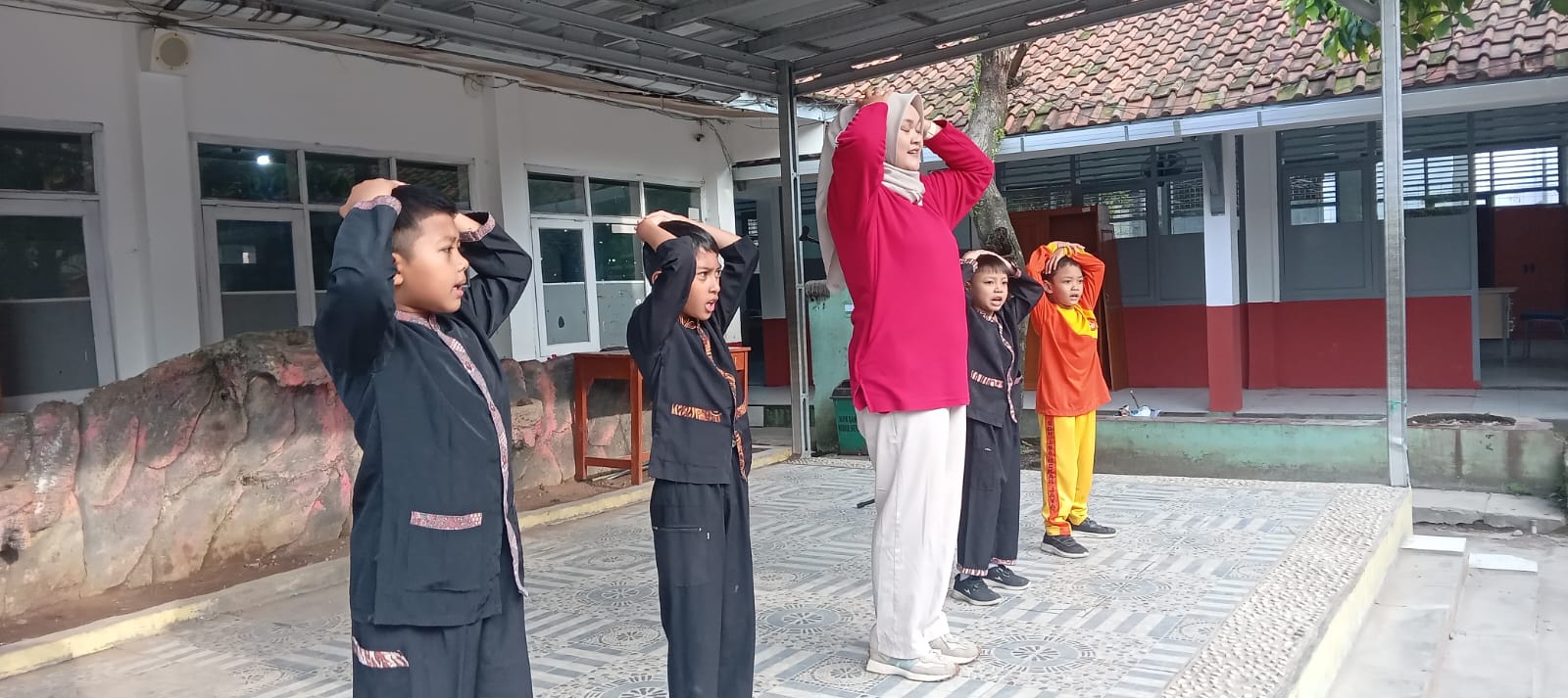 You are currently viewing Siaga Bencana, SDN 198 Mekarjaya Gelar Simulasi Evakuasi Gempa Bumi